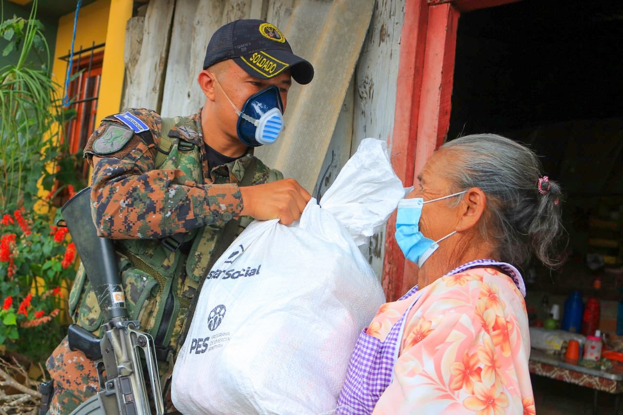 gobierno-entrega-segundo-paquete-alimentario-a-familias-de-chalatenango